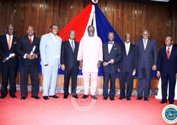 President Weah along with other government officials poses with the newly commissioned JudgesEXECUTIVE MANSION