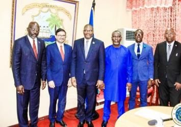 President Weah and other Government officials pose with the Ambassador of Spain, H E Ricardo Lopez-Arana JaguExecutive Mansion Photo 