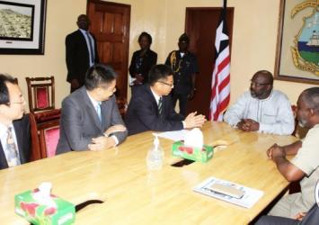 President Weah and team in meeting with Chinese DelegationEXECUTIVE MANSION