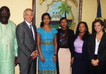 President Weah poses with former British PM Tony Blair and his team at the Ministry of Foreign AffairsExecutive Mansion